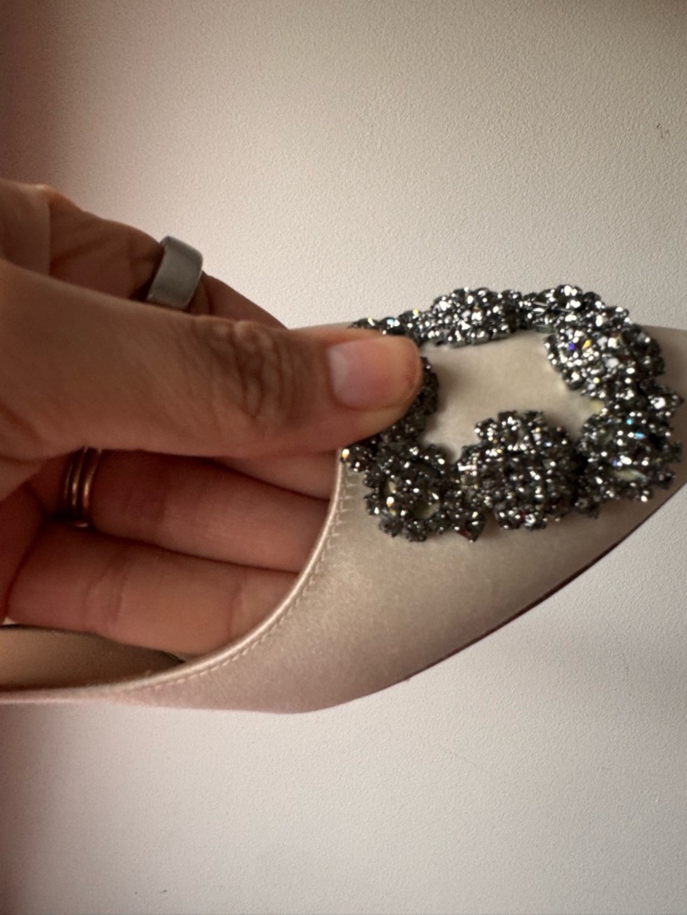 Manolo Blahnik Cream Satin pumps - Picture 9 of 13